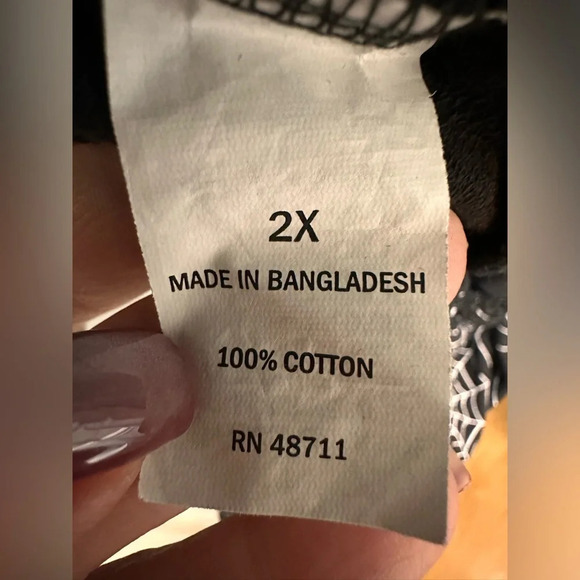 Black and white long sleeves spider web print scoop neck pullover shirt - Picture 5 of 5